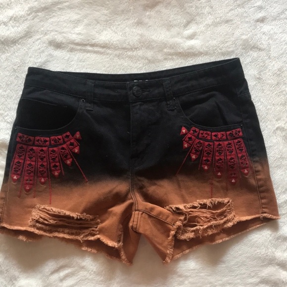 UO Freja Embellished Mid-Rise Denim Cutoff Short - Picture 6 of 6